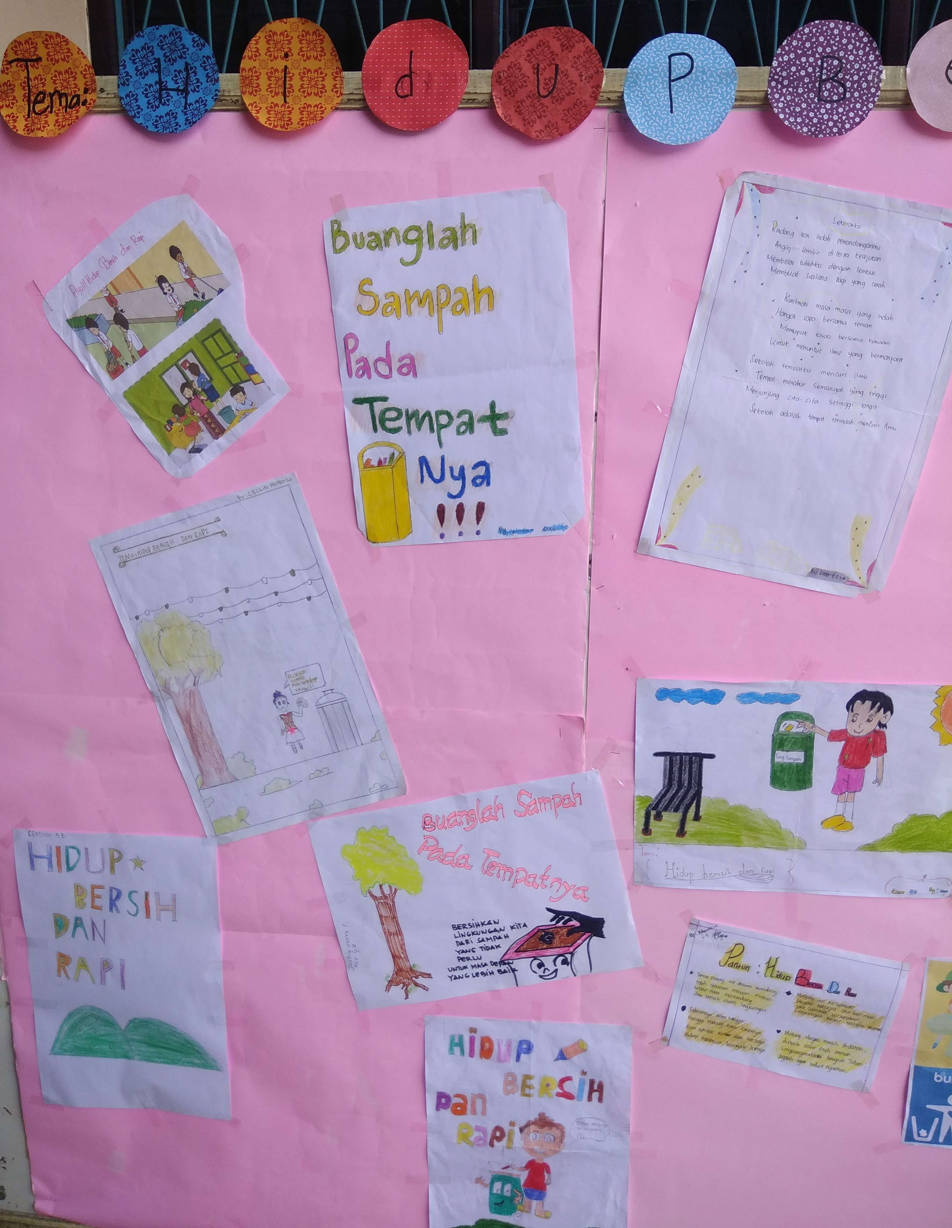 Pengembangan Kreativitas Dan Literasi Melalui Mading Sekolah Sd Santo